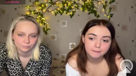 bella_and_alice online show from May 12, 4:15 pm