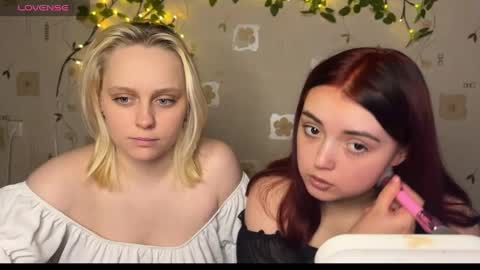 bella_and_alice online show from May 13, 6:05 pm