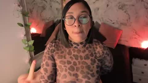 Snapshot of bella_desi chatting on July 3, 12:11 pm Dessi online show from July 3, 12:11 pm