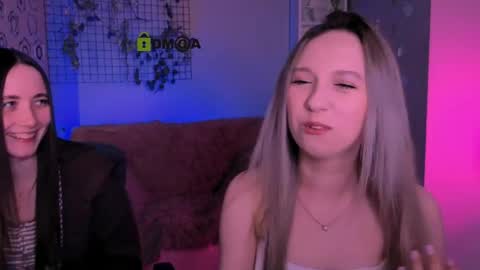 Bella online show from April 8, 7:25 pm