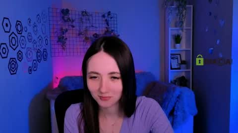 Snapshot of bella_dorn chatting on April 28, 12:21 pm Bella online show from April 28, 12:21 pm