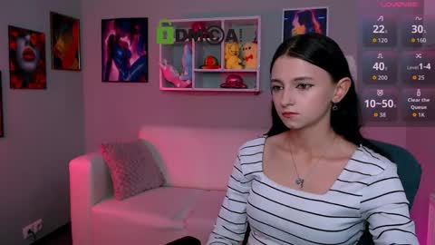 Snapshot of bella_dorn chatting on June 7, 9:24 am Bella online show from June 7, 9:24 am