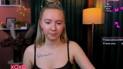 Bella online show from April 14, 9:43 pm