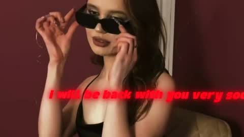 Bella online show from April 16, 9:39 pm