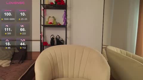 Snapshot of bella_faith chatting on October 1, 5:13 am bella_faith online show from October 1, 5:13 am