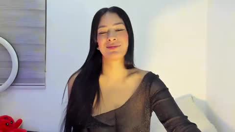 Laura online show from April 4, 8:45 am