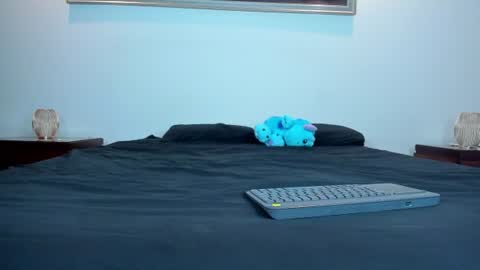 Snapshot of bella_hamilton chatting on June 11, 2:53 am bella_hamilton online show from June 11, 2:53 am