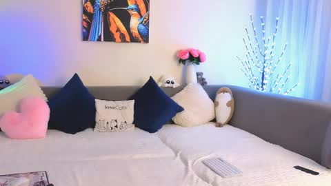 Bella online show from April 16, 7:03 pm