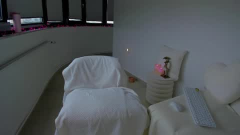 Anna  online show from March 29, 10:15 am