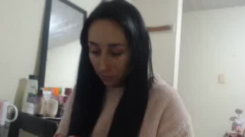 Snapshot of bella_luna34 chatting on February 17, 4:09 am bella_luna34 online show from February 17, 4:09 am