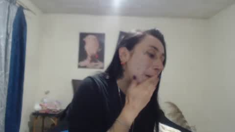 bella_luna34 online show from April 18, 4:27 am