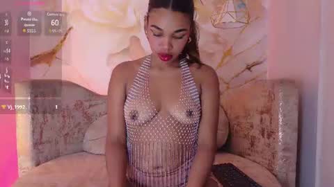 Snapshot of bella_moonlight_cr chatting on June 29, 3:35 am BELLA online show from June 29, 3:35 am