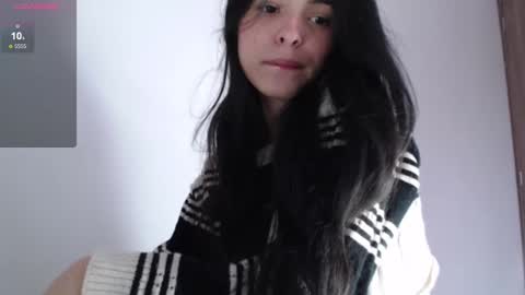 Snapshot of bella_musee chatting on December 23, 3:01 pm   online show from December 23, 3:01 pm