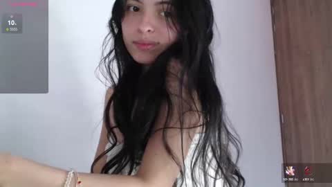 Snapshot of bella_musee chatting on December 30, 5:13 pm   online show from December 30, 5:13 pm