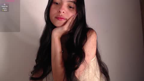 Snapshot of bella_musee chatting on February 13, 10:54 pm   online show from February 13, 10:54 pm