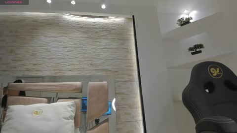  BELLA  online show from April 14, 4:51 am