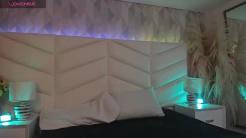 bella_peach_ online show from March 24, 3:11 am