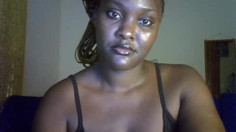 Snapshot of bella_reina chatting on July 10, 3:36 pm bella_reina online show from July 10, 3:36 pm