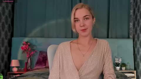 Bella online show from September 25, 12:14 am