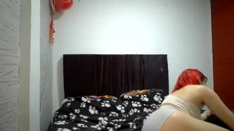 Snapshot of bella_thorne1999 chatting on June 14, 2:57 am bella_thorne1999 online show from June 14, 2:57 am