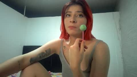 Snapshot of bella_thorne1999 chatting on July 3, 3:02 am bella_thorne1999 online show from July 3, 3:02 am
