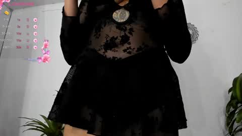 Snapshot of bella_thorne3 chatting on March 2, 7:56 pm Bella online show from March 2, 7:56 pm