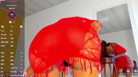 Snapshot of bella_tinkerbell_bahamas chatting on December 3, 8:40 pm bella_tinkerbell_bahamas online show from December 3, 8:40 pm