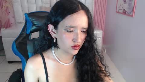 Bella online show from October 26, 8:15 pm