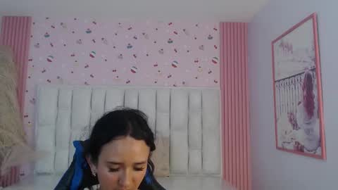 Bella online show from November 12, 8:08 pm