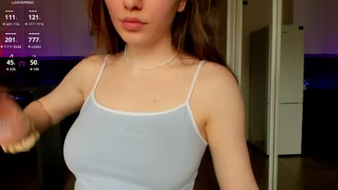 bella_xiss online show from April 14, 11:05 am