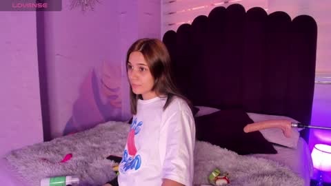 Snapshot of bellaa_becca chatting on December 29, 6:49 pm Bella Becca online show from December 29, 6:49 pm