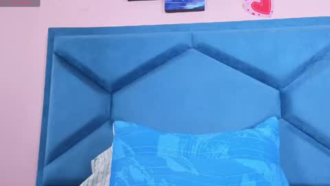 Snapshot of bellaarossy chatting on May 27, 1:57 am Bella online show from May 27, 1:57 am