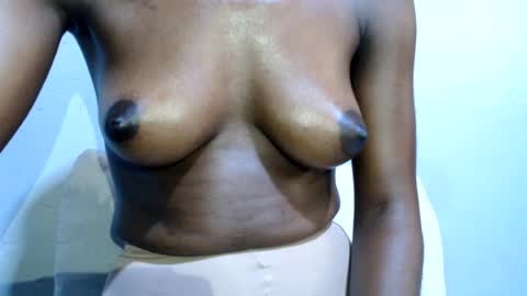 Snapshot of bellabae7 chatting on August 3, 6:01 am bellabae7 online show from August 3, 6:01 am