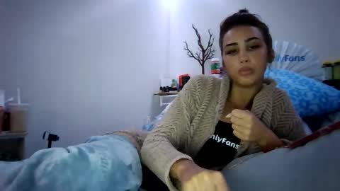 Snapshot of bellaboo999 chatting on September 27, 1:21 am bellaboo999 online show from September 27, 1:21 am