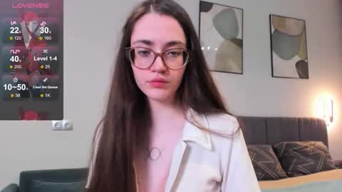 Snapshot of bellacatlovesmeat chatting on October 23, 6:28 pm BellaCatLovesMeat online show from October 23, 6:28 pm