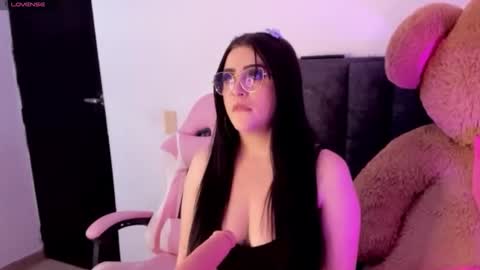 bella cruz online show from April 12, 6:57 pm