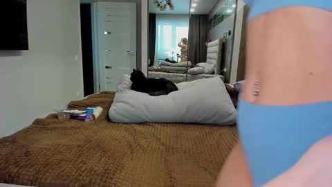 BellaFlexy online show from December 2, 5:15 am