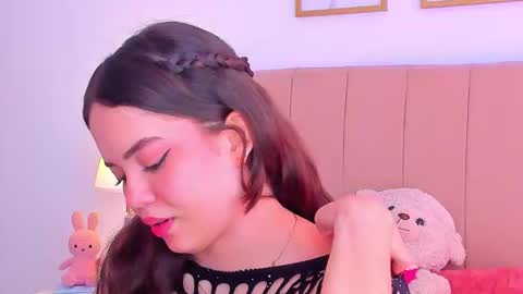 BellaFontana online show from March 28, 5:45 pm