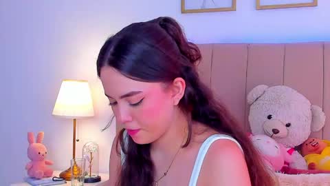 BellaFontana online show from April 16, 6:52 pm