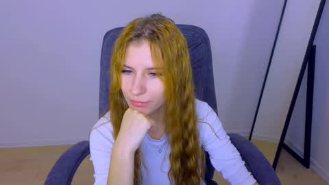 Snapshot of bellafoxi chatting on October 23, 11:42 am BellaFoxi online show from October 23, 11:42 am