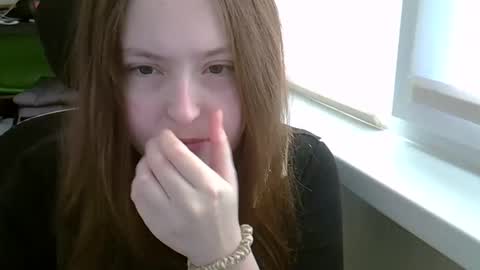 Snapshot of bellahadid8 chatting on November 23, 11:54 am Charming Hamster online show from November 23, 11:54 am