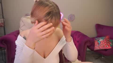 Bella online show from February 27, 2:17 pm