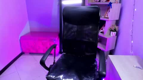 bellalovee_ online show from February 20, 3:03 am