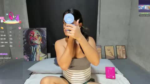 Snapshot of bellalovesherfellas chatting on February 8, 2:59 am BellaLovesHerFellas online show from February 8, 2:59 am