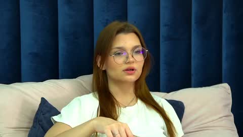 BellaMarebelle online show from April 17, 5:27 pm