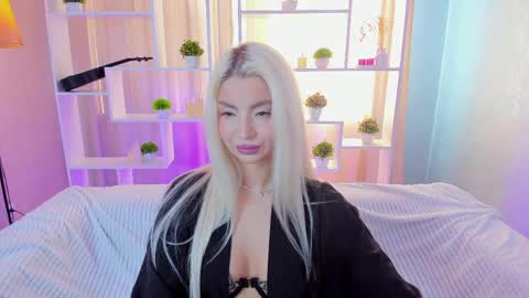 Snapshot of bellamur_ chatting on May 11, 1:11 am Bella online show from May 11, 1:11 am