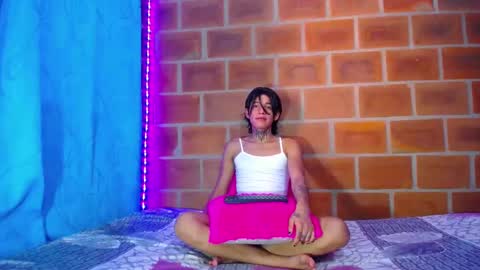 Snapshot of bellamy_094 chatting on September 24, 6:22 pm bellamy_094 online show from September 24, 6:22 pm