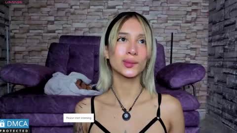 Snapshot of bellaodisea chatting on April 30, 9:41 pm online show from April 30, 9:41 pm