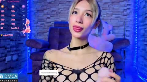 Snapshot of bellaodisea chatting on May 15, 7:21 pm online show from May 15, 7:21 pm