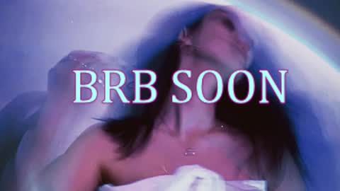 Snapshot of bellaparker_ chatting on December 1, 8:19 am bellaparker_ online show from December 1, 8:19 am